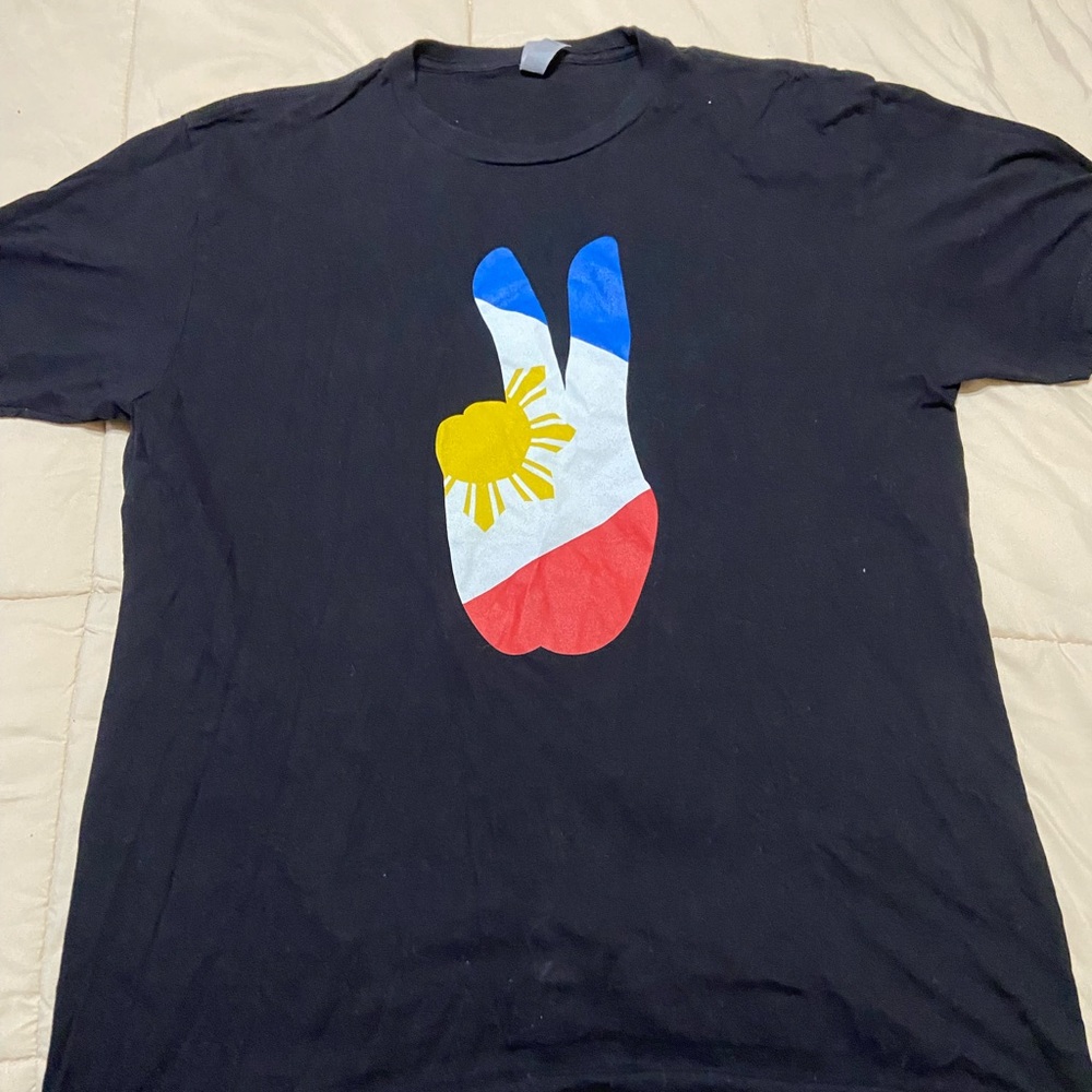 USC Filipino night Peace sign